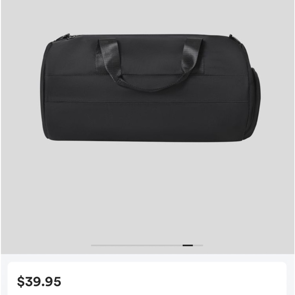 Zipper duffle bag
Color-Black